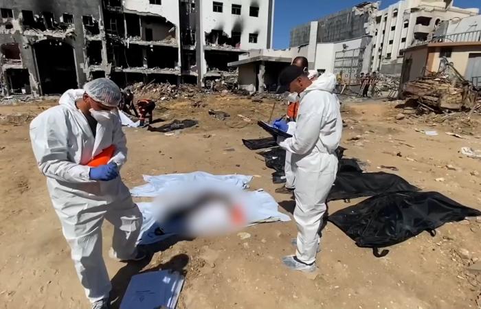 حماس تدعو المجتمع الدولي لوقف الحرب بغزة بعد اكتشاف 7 مقابر جماعية