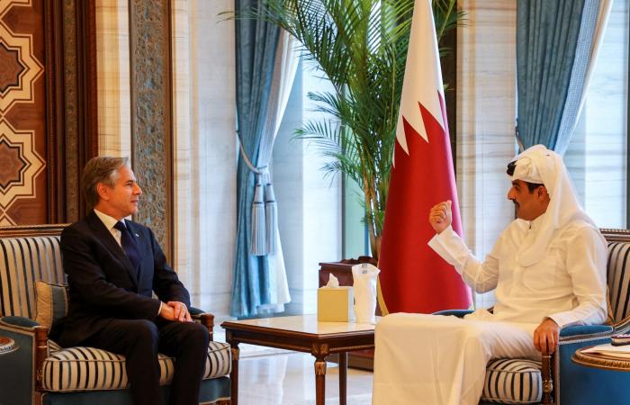 أمير قطر يبحث مع بلينكن جهود الوساطة لوقف إطلاق النار في غزة