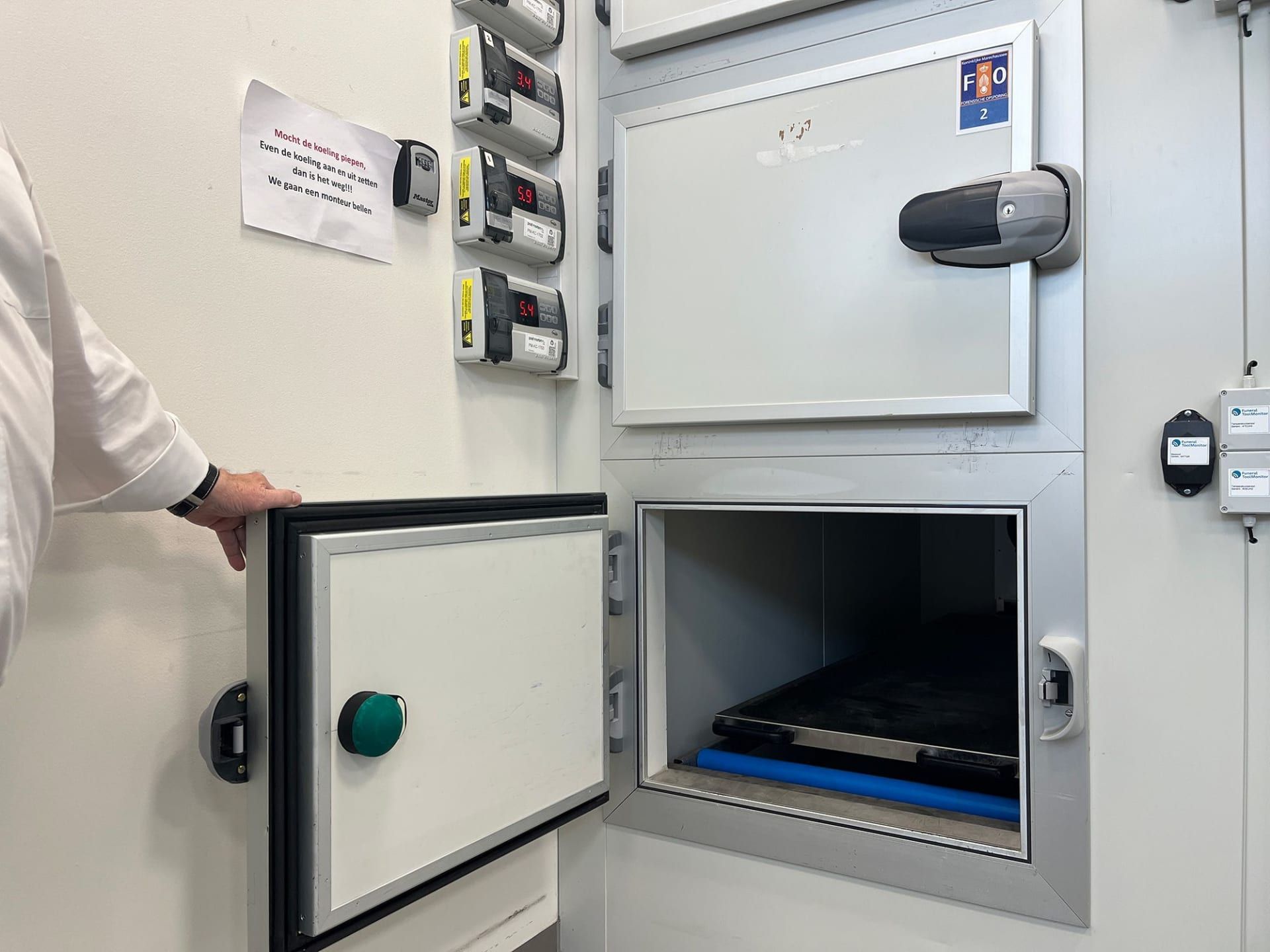 ماذا يحصل إذا فارقت الحياة على متن طائرة؟ موظف يكشف ما يجري خلف الكواليس