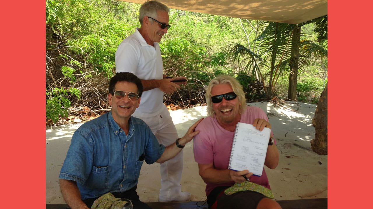 إبستين مع مخترع جهاز سيجواي دين كامين، على اليسار، وريتشارد برانسون، على اليمين.