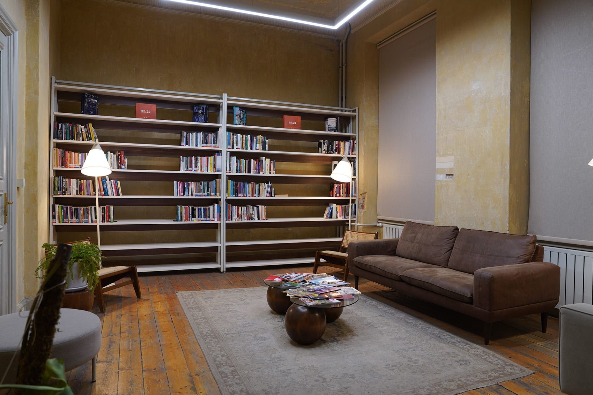 بناه السلطان لخياطه الموثوق.. مبنى فريد في إسطنبول يعود إلى الحياة بعد إهماله لعقود