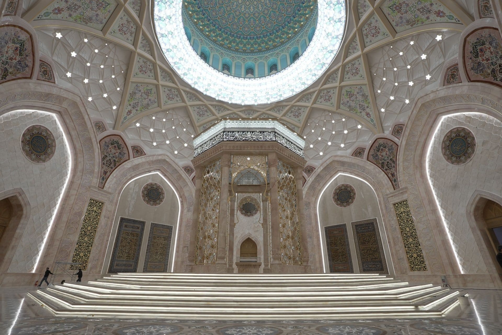 أكبر من البيت الأبيض.. ألق نظرة داخل مركز الحضارة الإسلامية الجديد في أوزبكستان