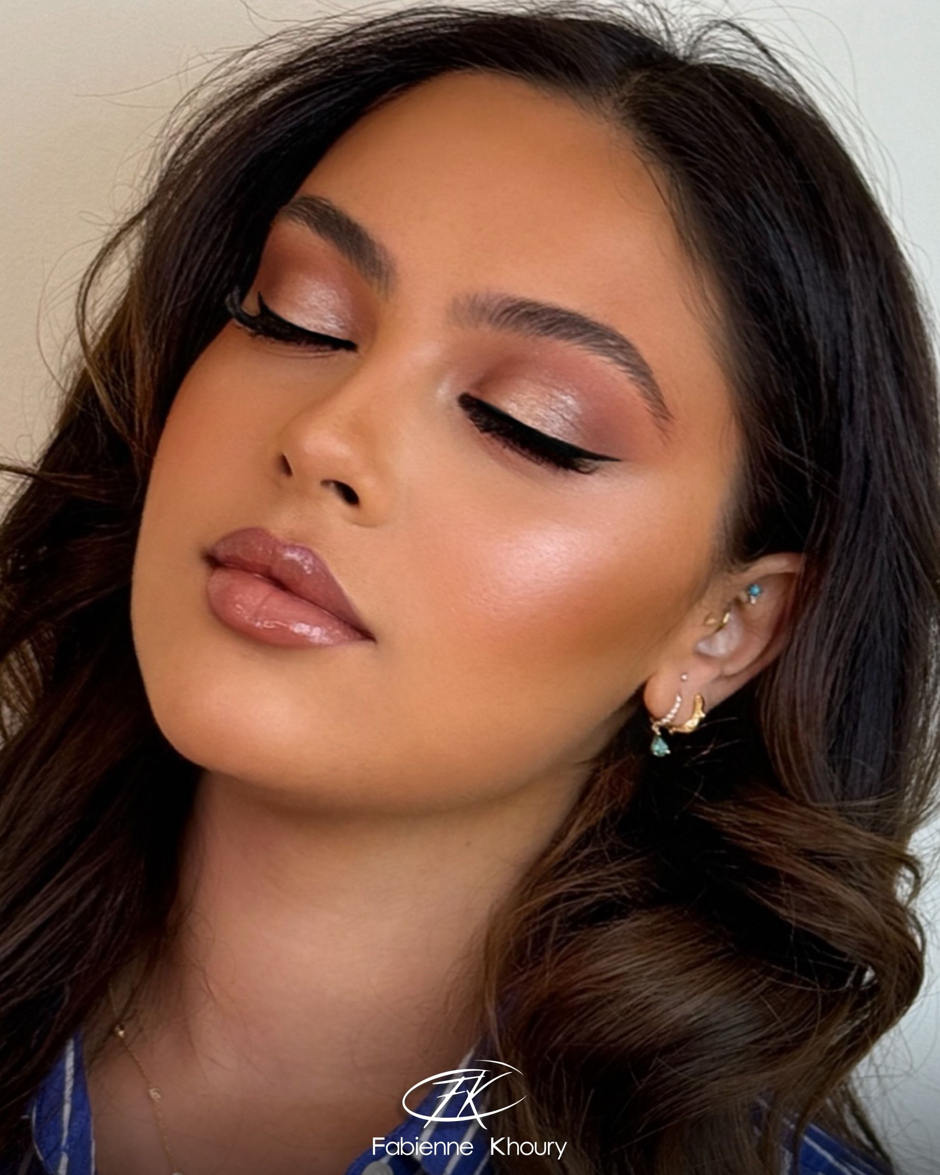 النعومة والطبيعية أساس نجاح مكياج الأعياد.