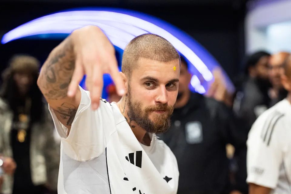 LOS ANGELES, CALIFORNIA - OCTOBER 14: Justin Bieber poses on the court during his futsal game at The League on October 14, 2025 in Los Angeles, California. (Photo by Cassy Athena/Getty Images)