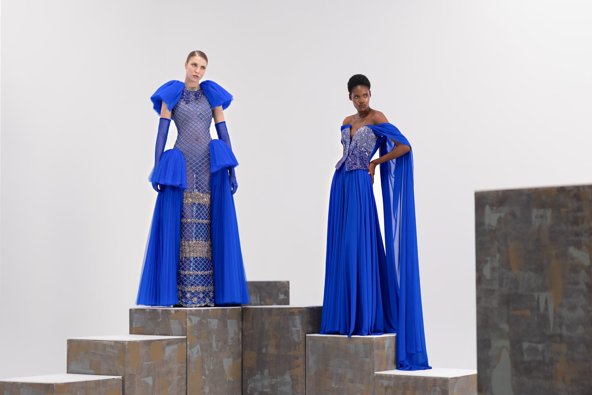 يٌعلنان في مجموعتهما الجديدة عن هويّة أكثر حدّة.