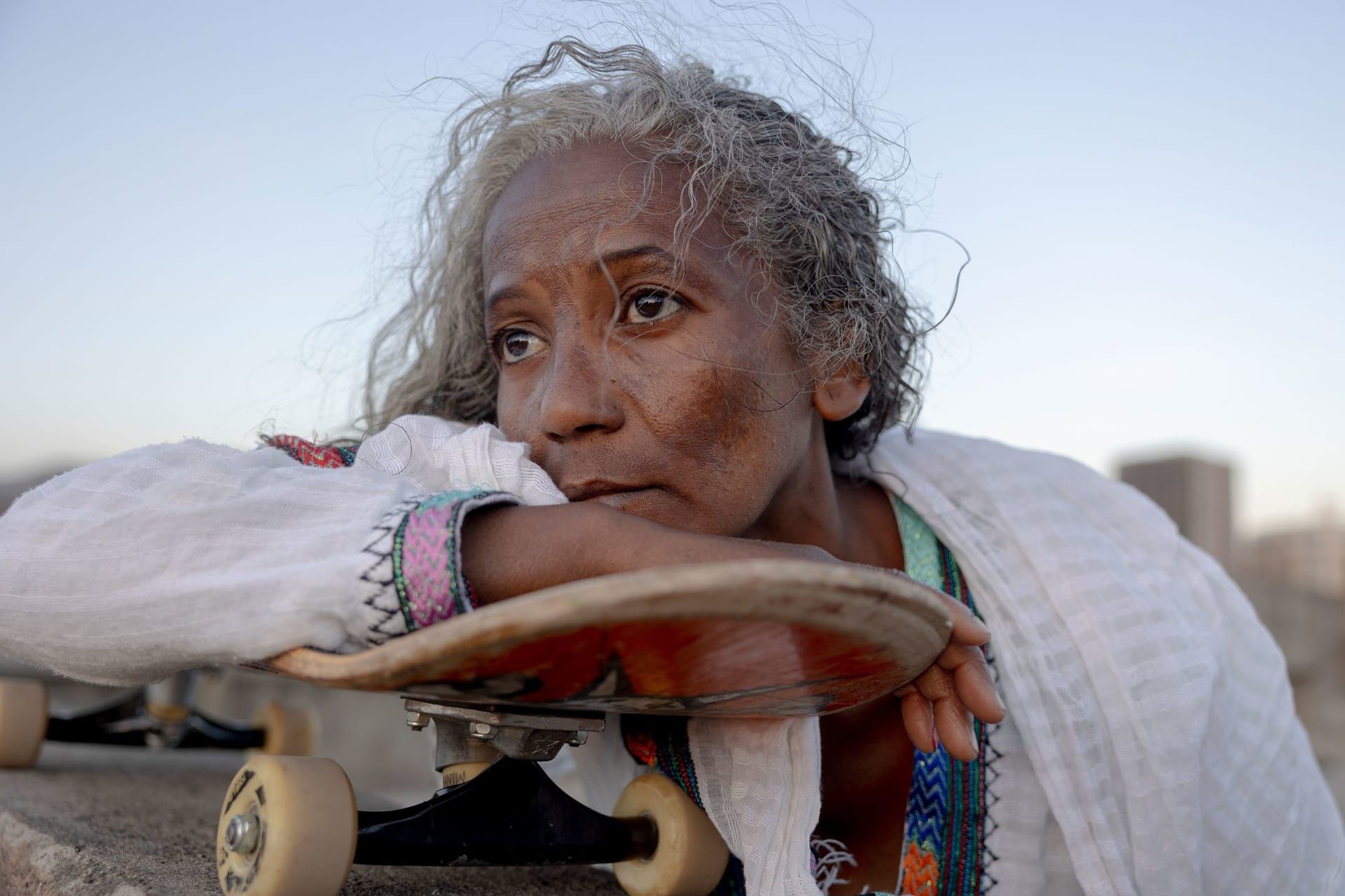 يواجهن الكراهية فقط لأنهن يتزلجن.. مصورة توثق شابات يكسرن الصور النمطية في إثيوبيا