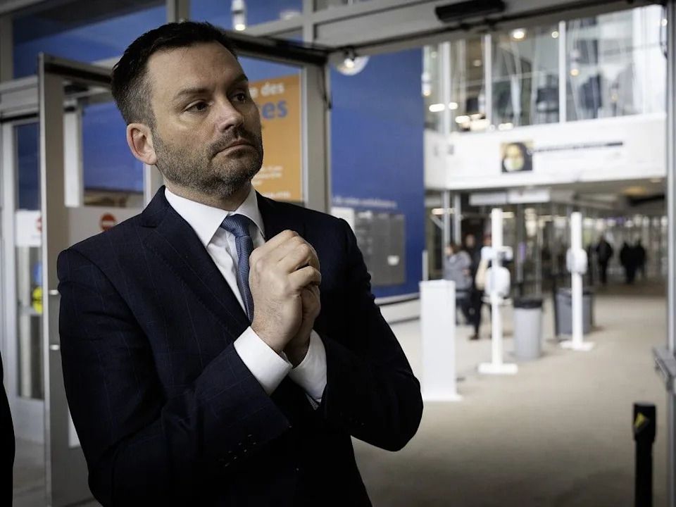 Parti Québécois Leader Paul St-Pierre Plamondon will change his proposed referendum question to the only one guaranteed to win, keeping an independent Quebec in Canada, writes columnist Josh Freed.