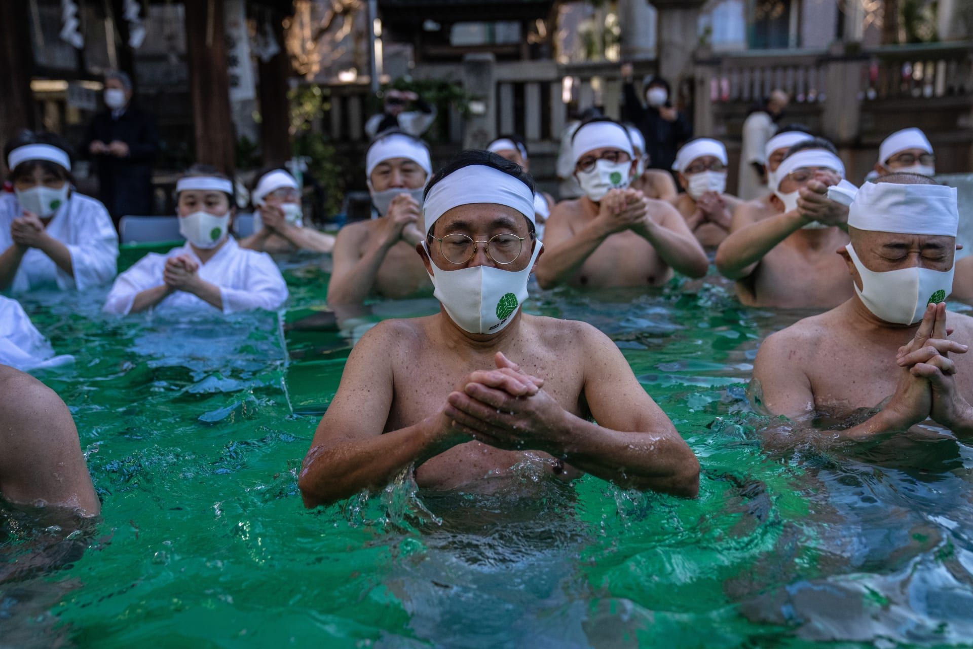 حمام جليدي في اليابان