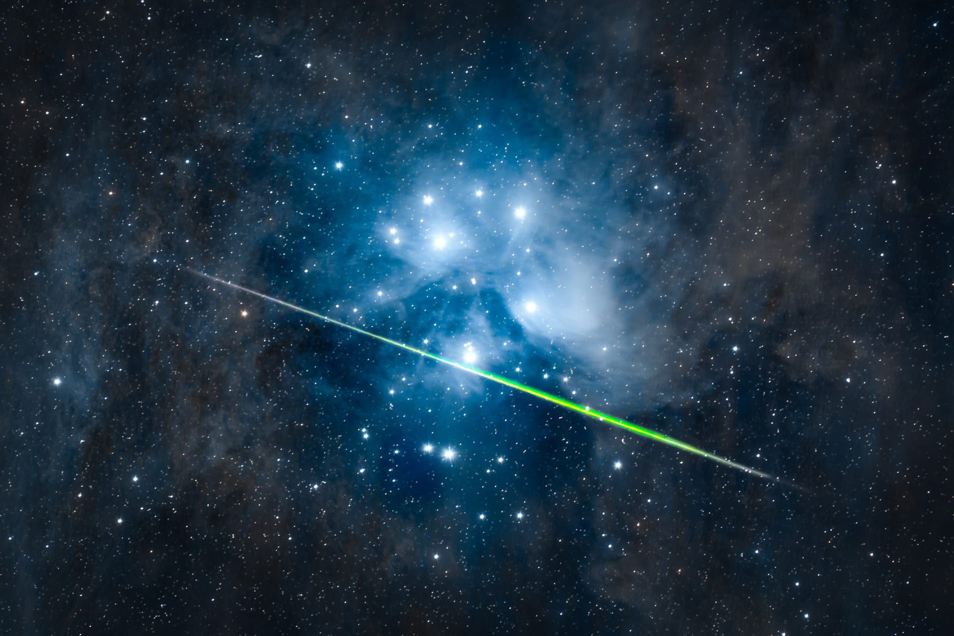 مجرّة تبتلع جارتها في مشهدٍ كوني مدهش