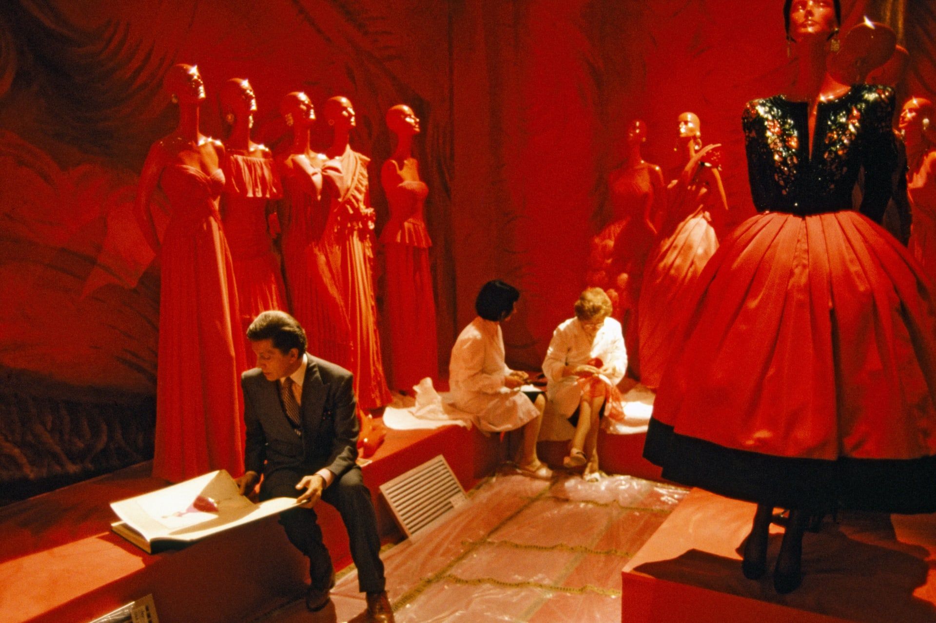 فالنتينو يحضر احتفالًا تكريميًا لمسيرته المهنية في روما عام 1991.