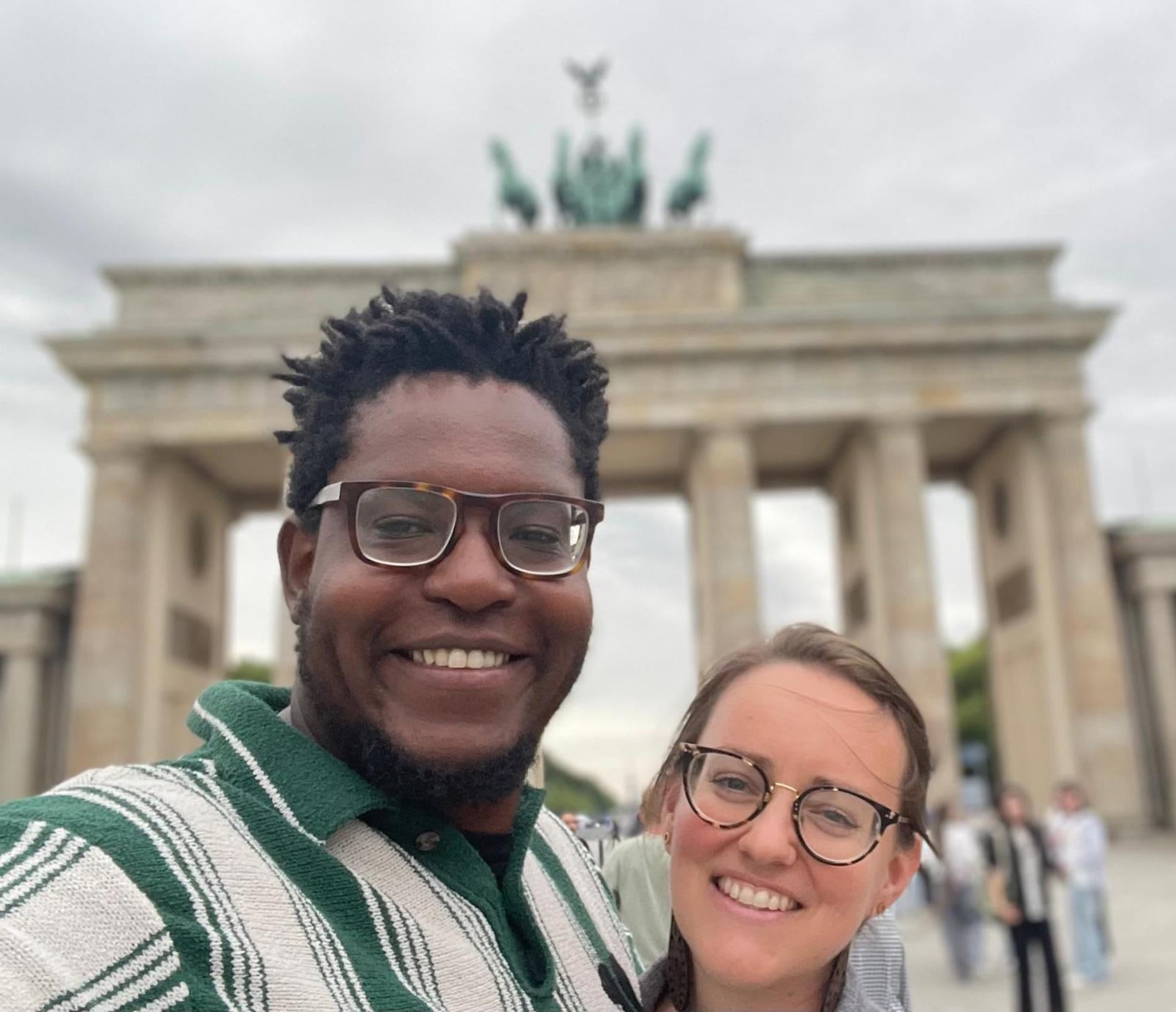 صدفة تدفع رجلاً للقاء حب حياته في طائرة فيما كان يفترض أن يكون أسوأ رحلة في حياته