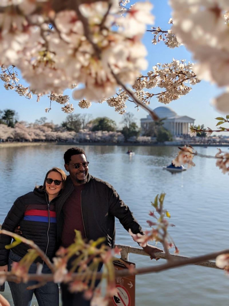 صدفة تدفع رجلاً للقاء حب حياته في طائرة فيما كان يفترض أن يكون أسوأ رحلة في حياته