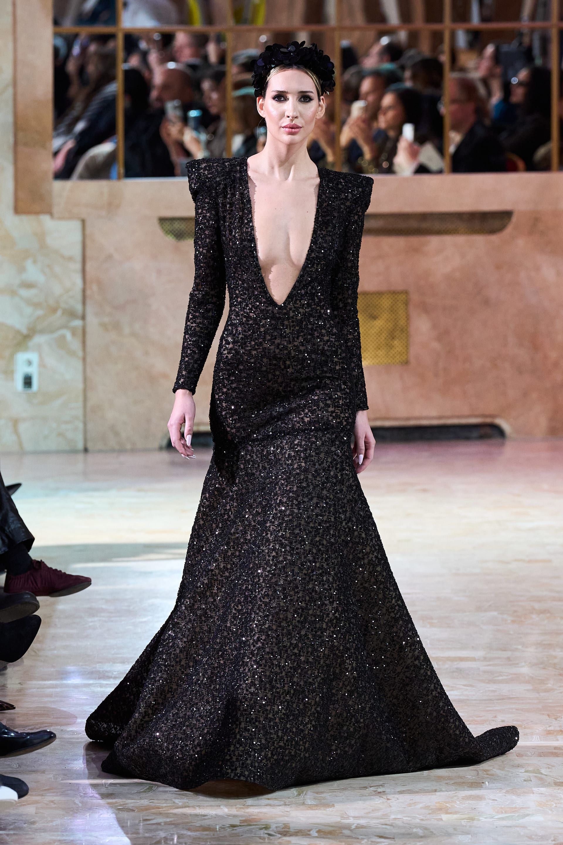 استوحى روبير أبي نادر مجموعته من ظاهرة الشفق القطبي.