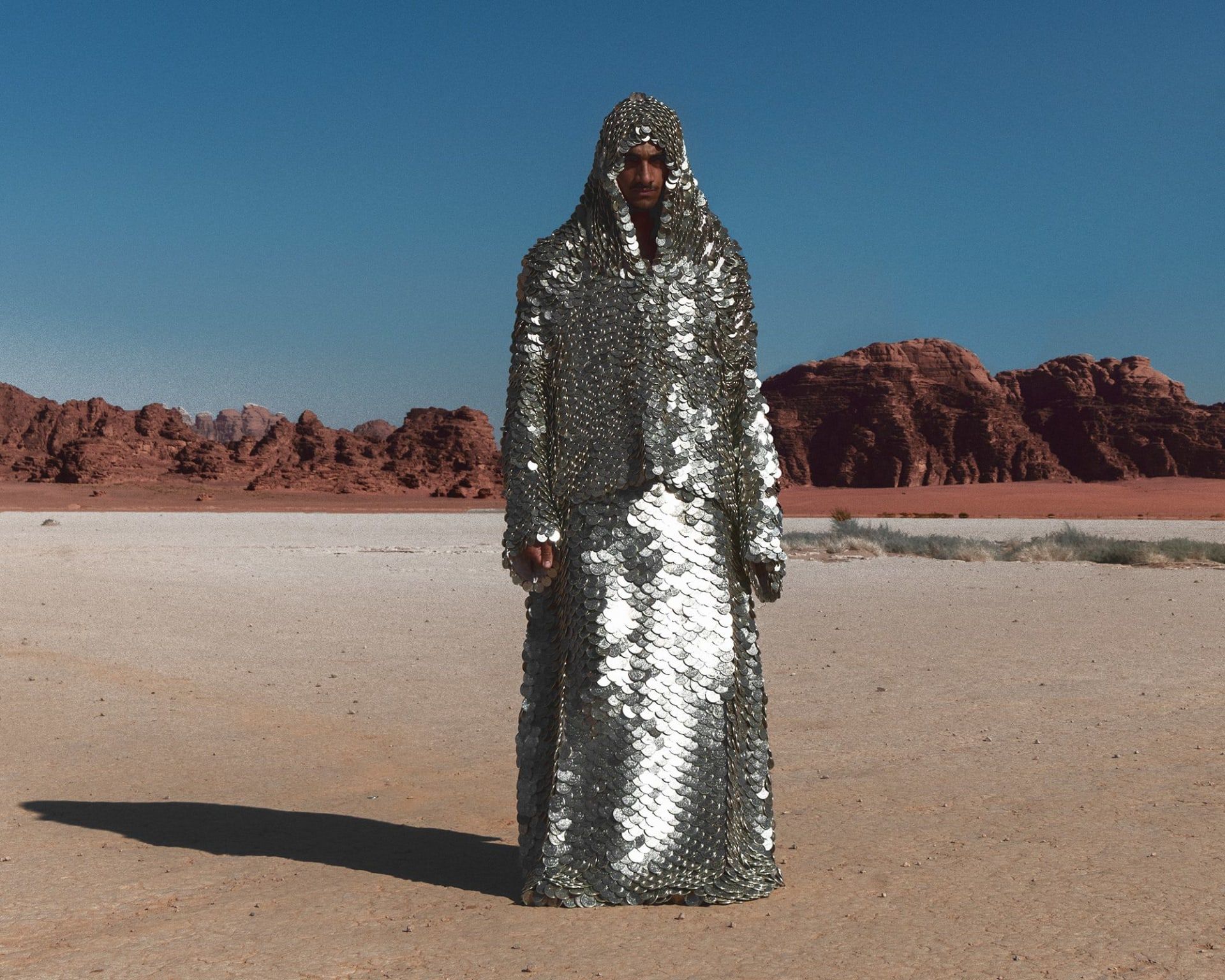 تصميم من دار الأزياء الفلسطينية نزال استديو.