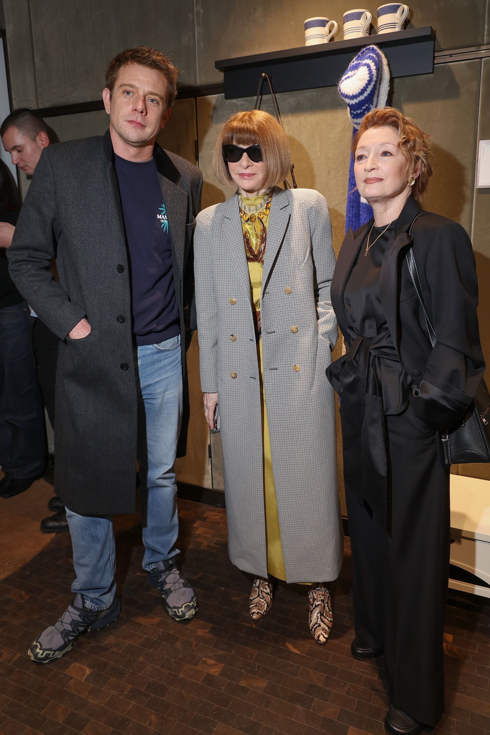 احتفل جوناثان أندرسون، آنا وينتور والممثلة البريطانية ليزلي مانفيل بافتتاح متجر المصمم الجديد في وسط لندن.