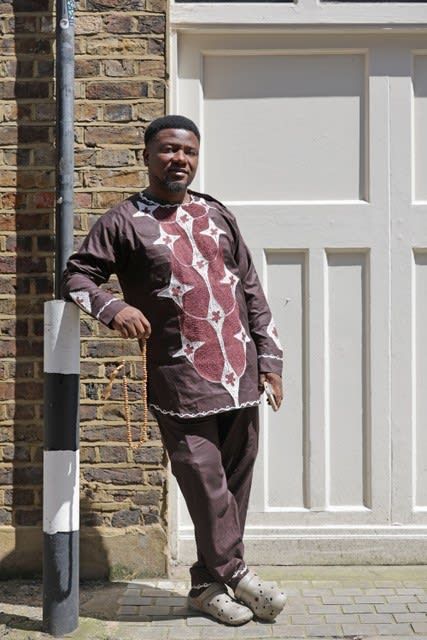 تنوع ثقافي مذهل.. ينظر هذا المشروع إلى ما يرتديه مسلمو بريطانيا لأداء صلاة الجمعة