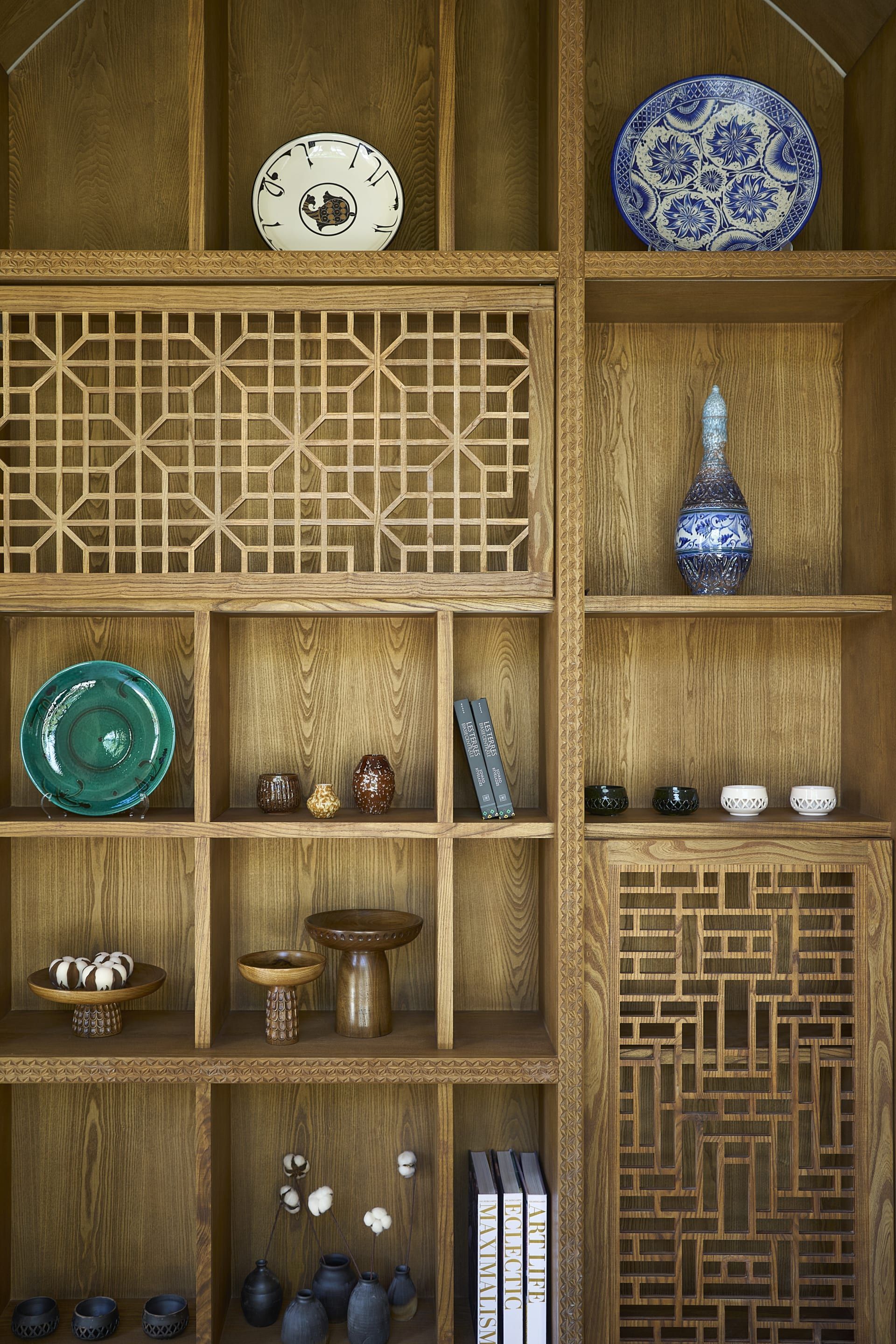 أثنت دبس على تجربة عملها مع الحرفيين المحليين في أوزبكستان.