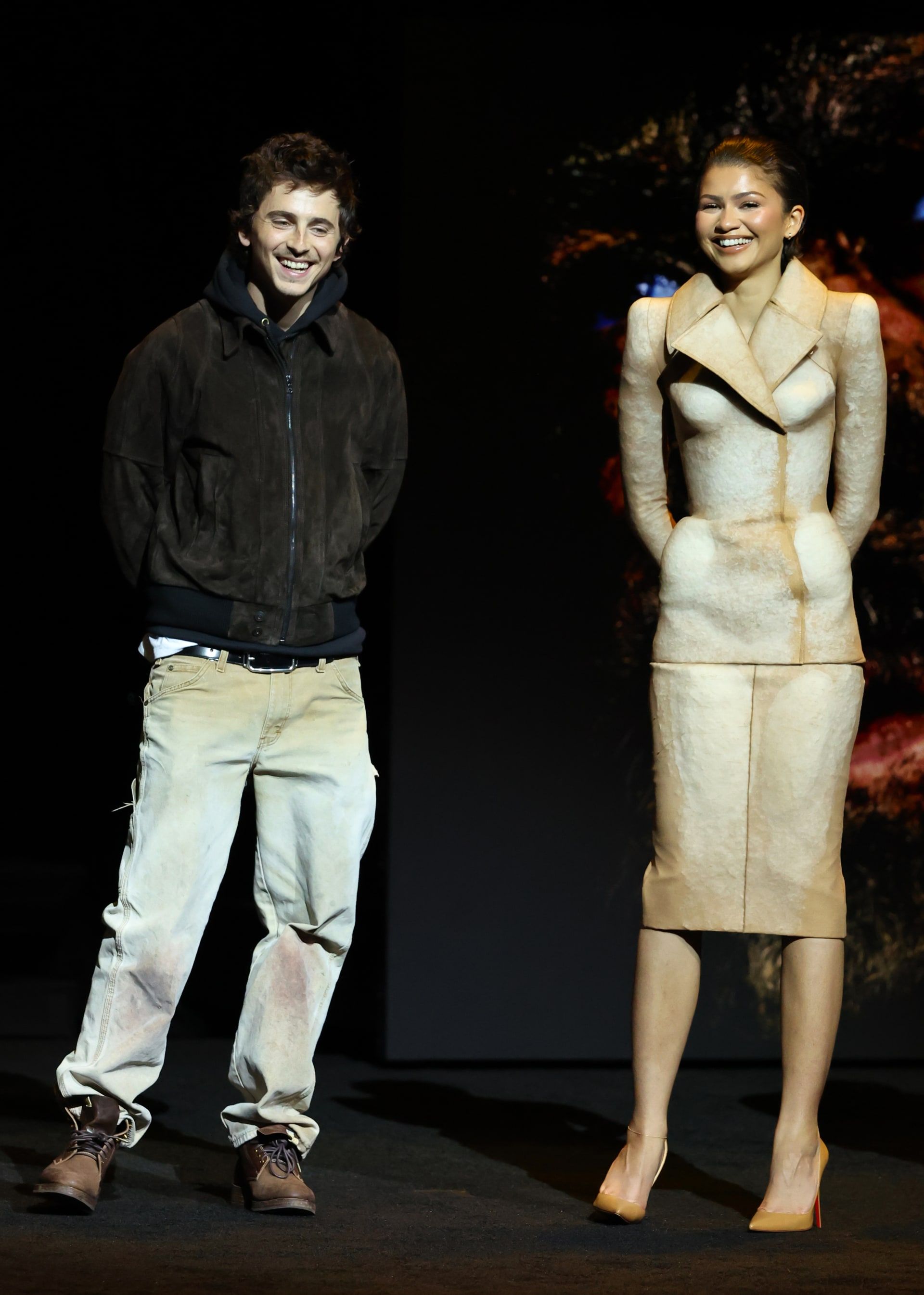 .زيندايا برفقة شريكها في العمل الممثل الفرنسي- الأمريكي تيموثي شالاميه