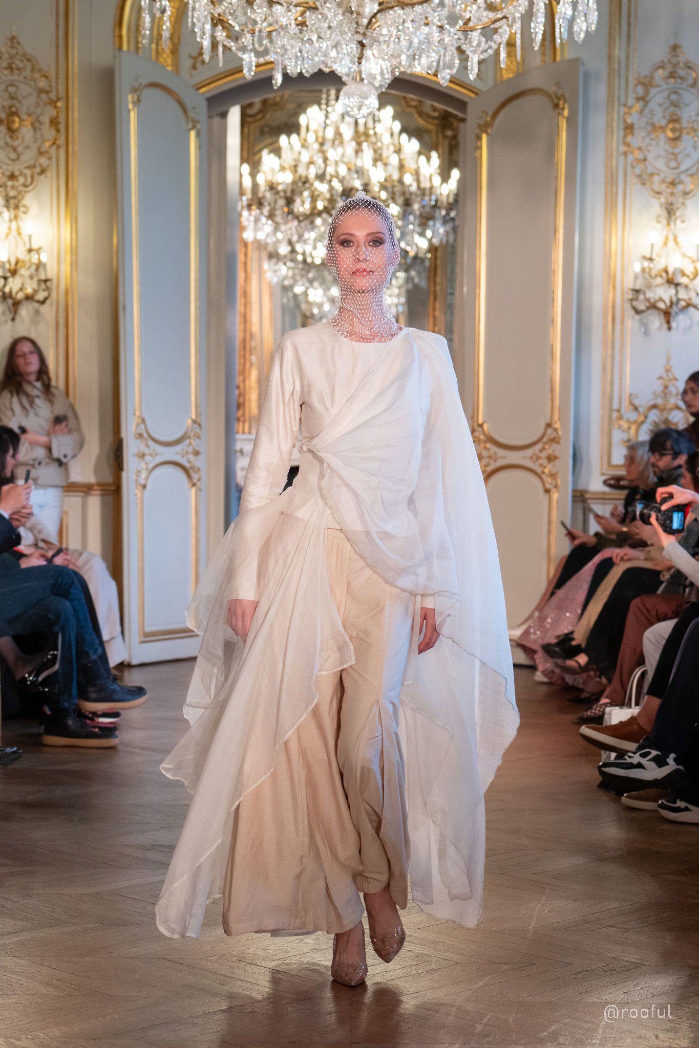 ضمّت مجموعة Fashion by Shehna فساتين وكيمونو وأطقمًا منسّقة وقطعًا مفصّلة.