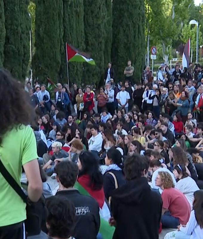 اعتصامات طلابية في إسبانيا دعما لفلسطين وللمطالبة بوقف الحرب على غزة