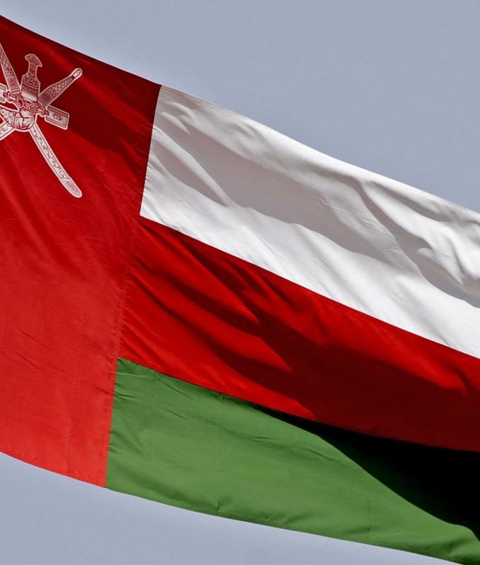 للمرة الثانية.. إعلام عُماني رسمي: استهداف ميناء الدقم بطائرات مسيّرة