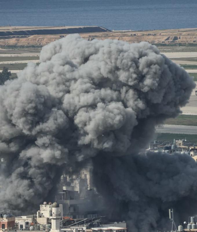 لبنان.. تصاعد الدخان قرب مطار بيروت الدولي