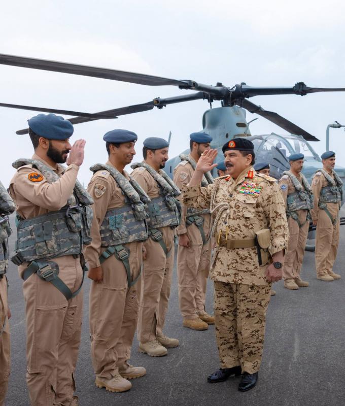 ملك
      البحرين:
      حريصون
      على
      تعزيز
      علاقتنا
      مع
      محيطنا