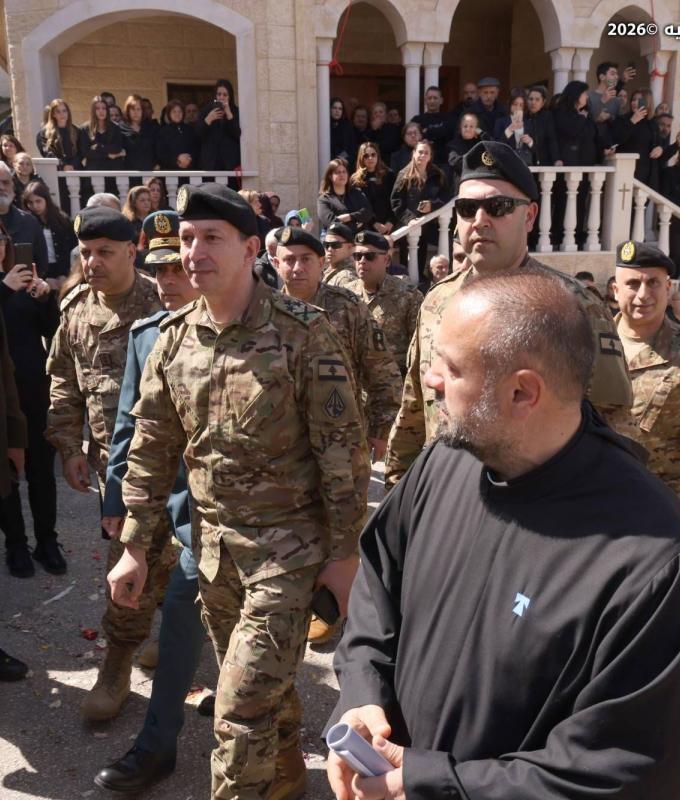 قائد
      الجيش
      اللبناني
      من
      الجنوب:
      عازمون
      على
      بسط
      سلطة
      الدولة
      على
      جميع
      أراضيها