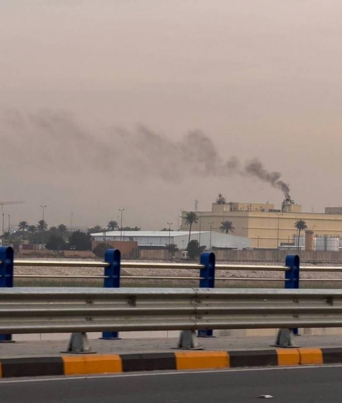 الجيش
      السوري
      يتسلّم
      قاعدة
      بعد
      انسحاب
      قوات
      التحالف
      منها