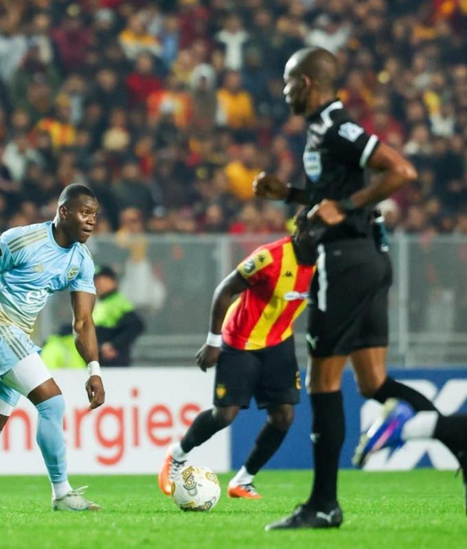 متابعة: تصرف "غير متوقع" من حكم مباراة الأهلي والترجي بعد صافرة النهاية