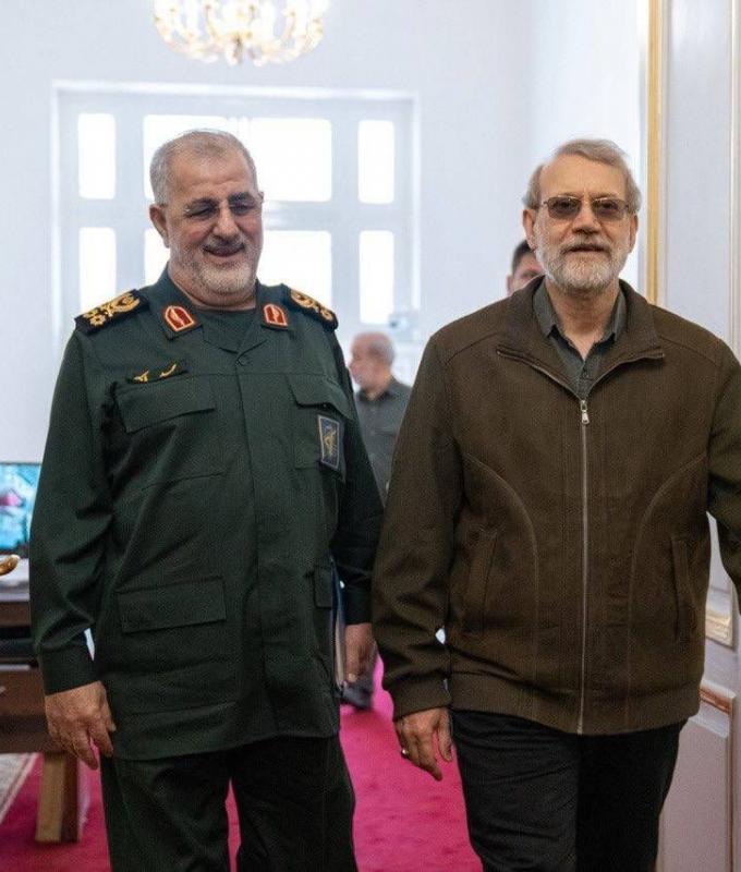 ترمب
      يبحث
      عن
      نهاية
      «ريغانية»
      في
      إيران...
      ومصير
      الحرب
      في
      «هرمز»