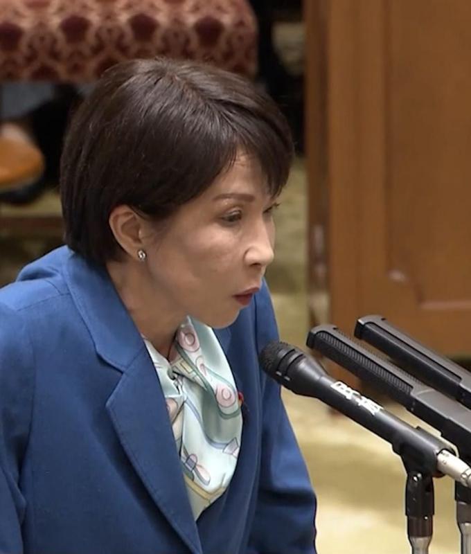 هزت كتفيها.. شاهد كيف تجنبت رئيسة وزراء اليابان سؤالًا عن سبب عدم مطالبتها ترامب بوقف مهاجمة إيران