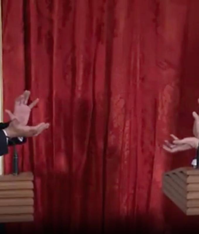 مشهد طريف.. ماكرون ورئيسة وزراء اليابان يقلدان حركة "دراغون بول" في ختام مؤتمر صحفي