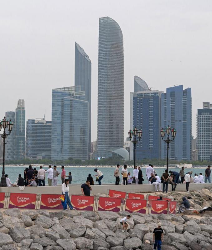 أبوظبي: أضرار طفيفة في اعتراض صاروخ إيراني قرب منطقة خليفة الاقتصادية