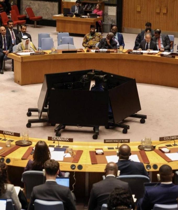 الكويت:
      أضرار
      مادية
      نتيجة
      هجوم
      إيراني
      على
      محطة
      للكهرباء
      وتقطير
      المياه