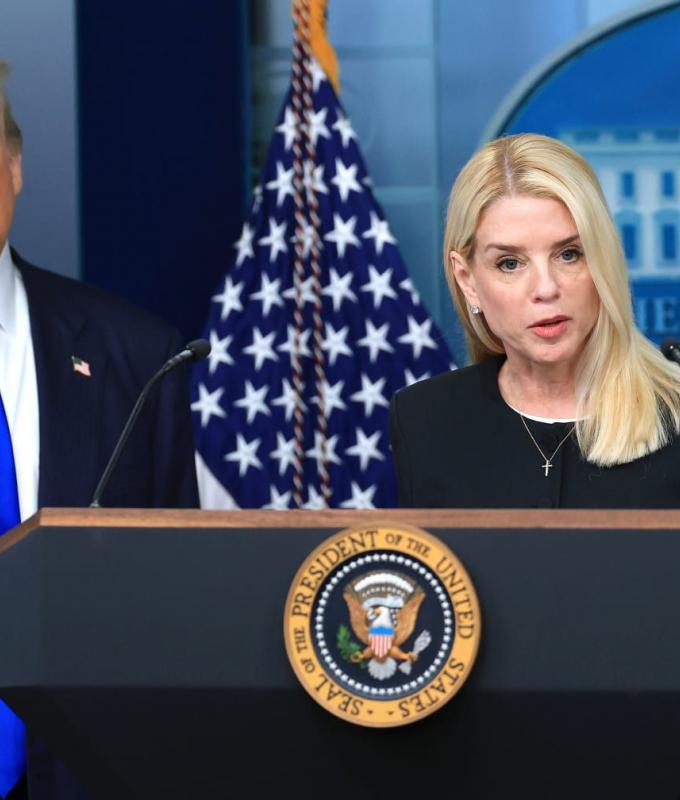 متابعة: لماذا أقال ترامب وزيرة العدل بام بوندي من منصبها؟