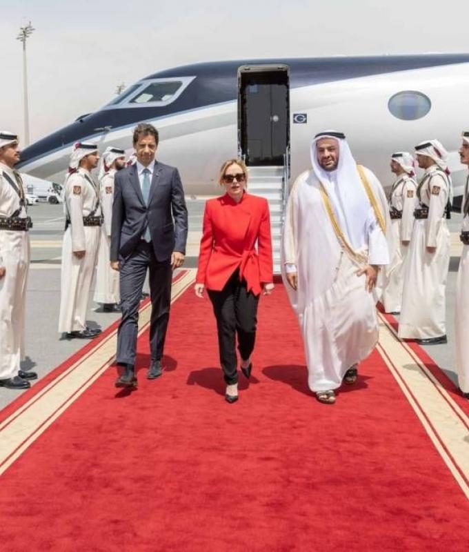 رئيسة الوزراء الإيطالية تصل الدوحة