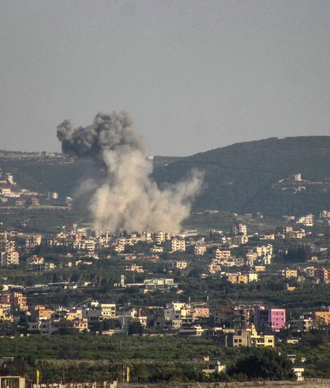 «هدنة»
      لبنانية
      ــ
      إسرائيلية
      بتوقيع
      ترمب