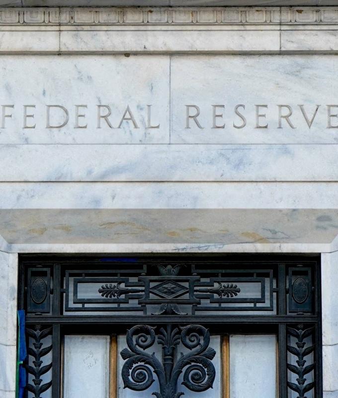 «مقامرة
      المقايضة»...
      هل
      يرهن
      وورش
      استقلالية
      «الفيدرالي»
      لطموحات
      ترمب؟