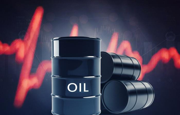 زيادة المخزونات الأميركية تدفع أسعار النفط للانخفاض