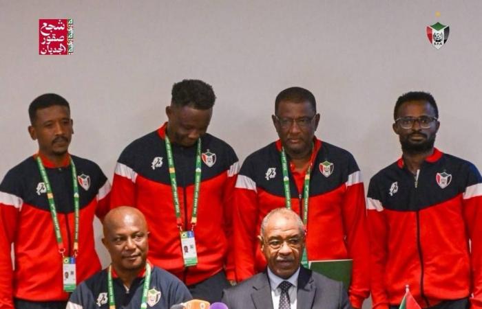 «السودان» يجدد التعاقد مع مدربه أبياه