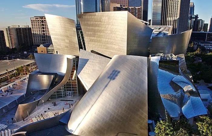 Legendary
      architect
      and
      designer
      Frank
      Gehry
      dies
      aged
      96