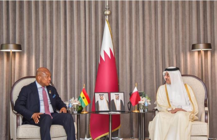 وزير العمل يجتمع مع وزير خارجية جمهورية غانا