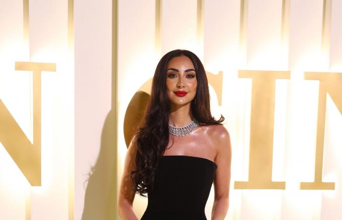 بين البساطة والكلاسيكية..إطلالات النجمات بفعاليّة "المرأة في السينما"في جدّة