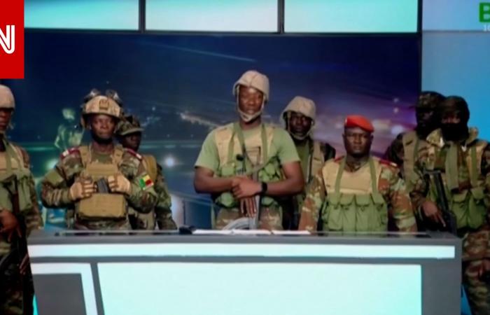 متابعة: جنود يعلنون ما بدا أنه انقلاب عسكري على الهواء مباشرة.. وجيش بنين يحبطه