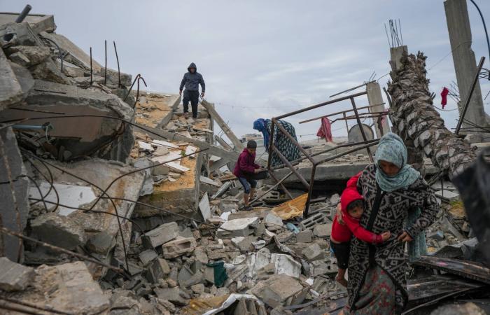 مصادر
      من
      «حماس»:
      محادثات
      «أكثر
      جدية»
      حول
      المرحلة
      الثانية
      من
      اتفاق
      غزة