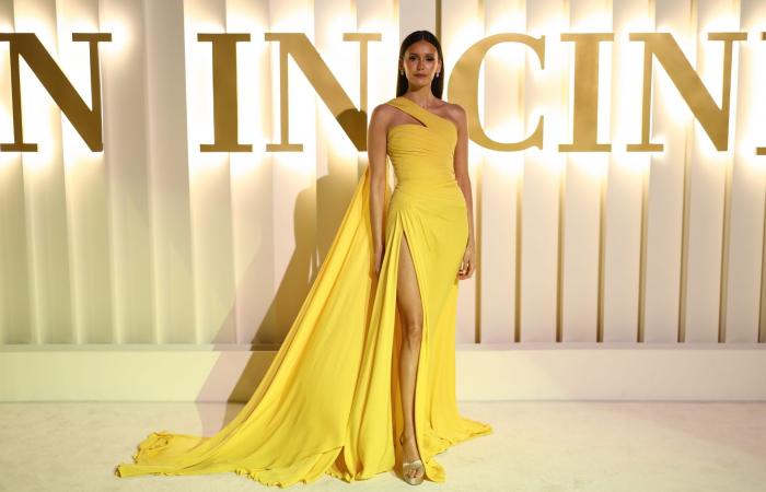 بين البساطة والكلاسيكية..إطلالات النجمات بفعاليّة "المرأة في السينما"في جدّة