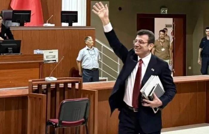 تركيا:
      إمام
      أوغلو
      يعزو
      محاكمته
      لإقصائه
      من
      انتخابات
      الرئاسة