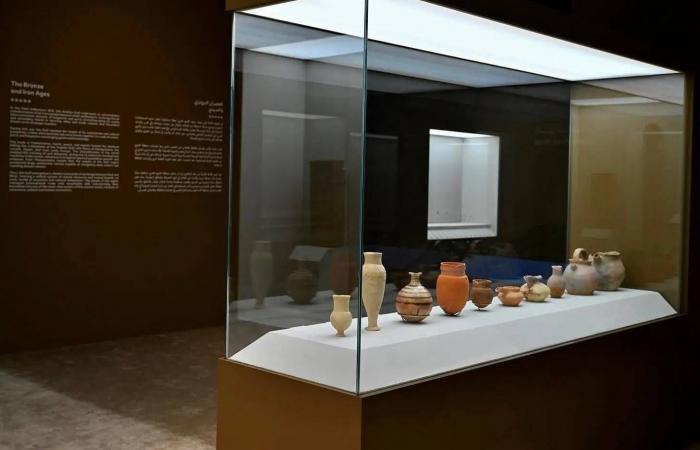 «آثار
      الخليج»...
      معرض
      متحفي
      يتتبع
      مسيرة
      الإنسان
      في
      المنطقة
      عبر
      حقب
      زمنية
      متعاقبة