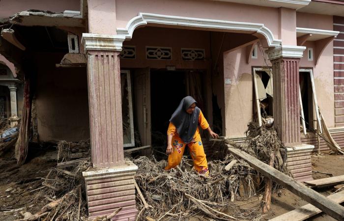 باكستان:
      توقيف
      12
      شخصاً
      يُزعم
      ارتباطهم
      بالاستخبارات
      الهندية